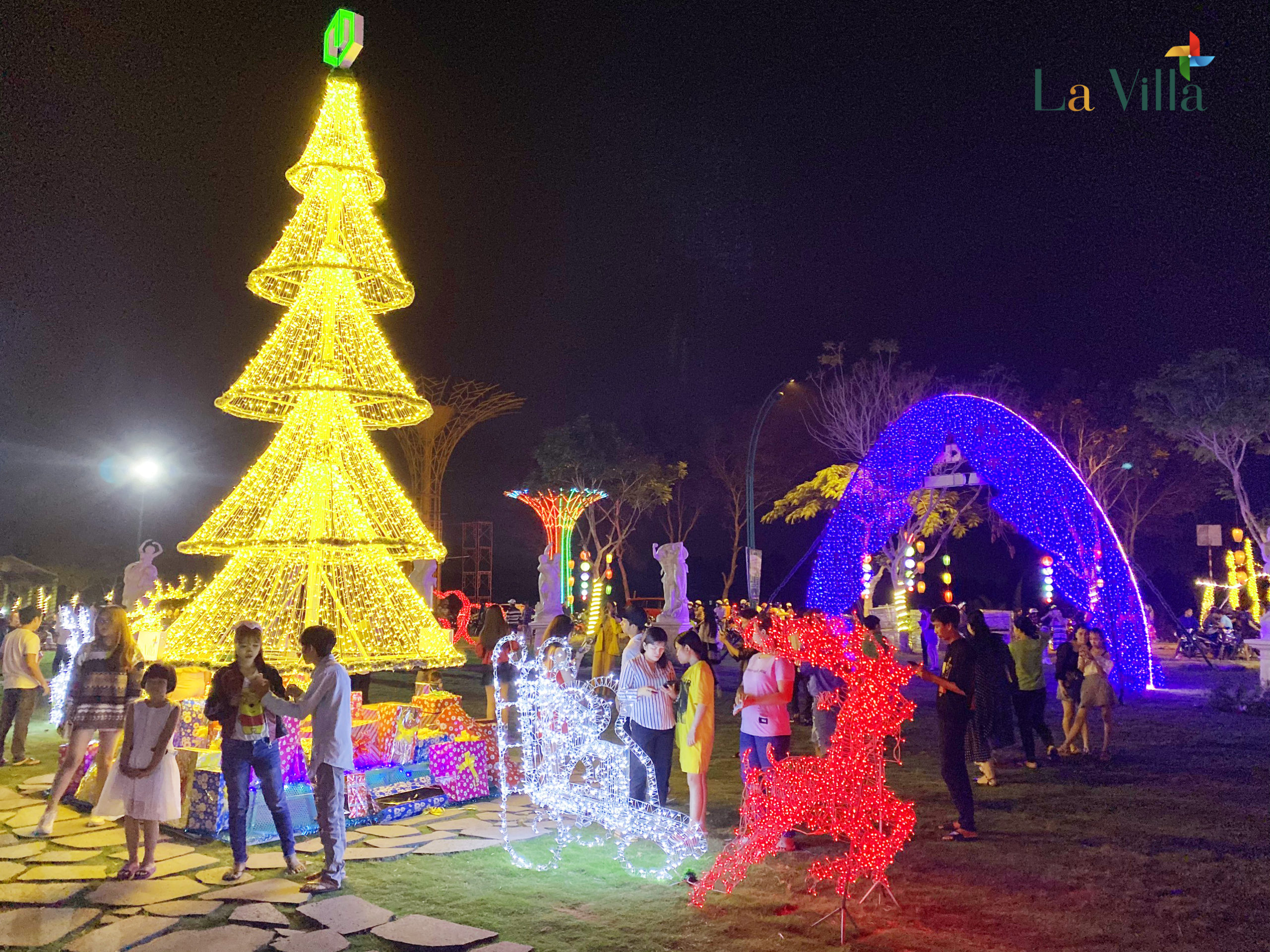 Công viên ánh sáng bên trong tiện ích nội khu của Lavilla Tân An