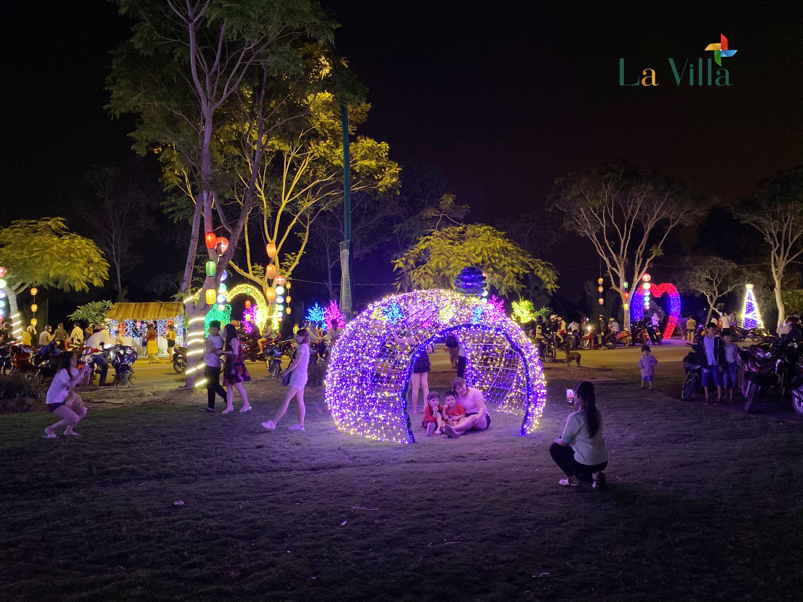 Công viên ánh sáng bên trong tiện ích nội khu của Lavilla Tân An - Hình 3